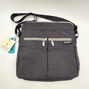Baggallini Black Comrade Crossbody Bag/Purse. NWT. Read Item Description Measure